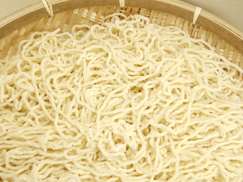 多加水 ちぢれ麺 22番 製麺画像1