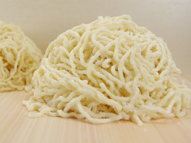 多加水 ちぢれ麺 22番 製麺画像4